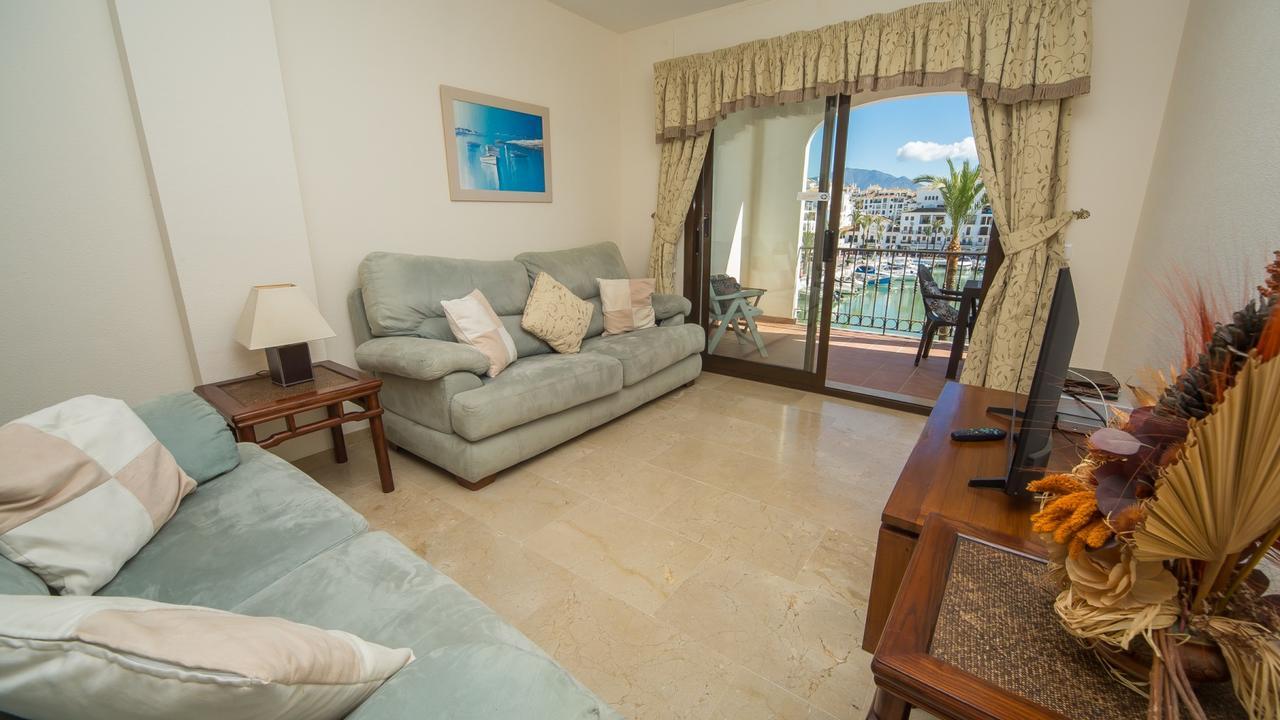 Marina Real 124 Apartman Manilva Kültér fotó