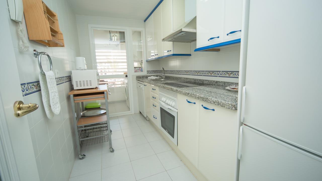 Marina Real 124 Apartman Manilva Kültér fotó